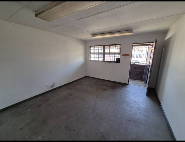 147M² WAREHOUSE TO LET IN WADEVILLE